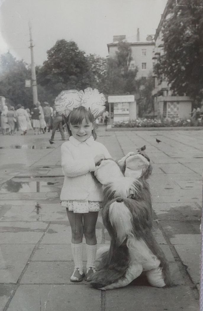 Площа біля Драмтеатру 1990 рік