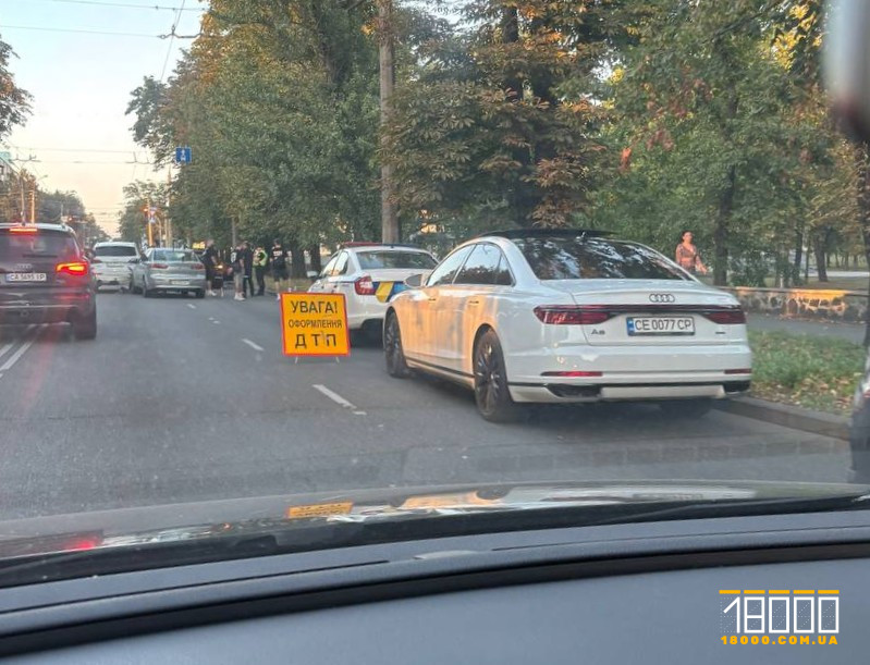 авто на місці ДТП