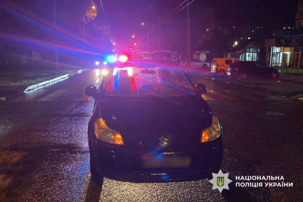 авто, яке збило жінку у Черкасах