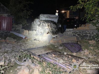автівка в'їхала у паркан на Звенигородщині