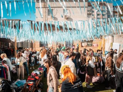 Восьмий Garage sale