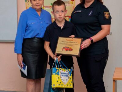 школяр і вчителька загасили пожежу на Уманщині