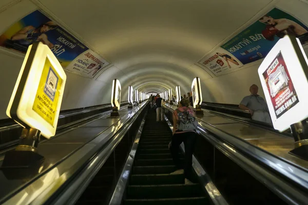 ескалатор у київському метро