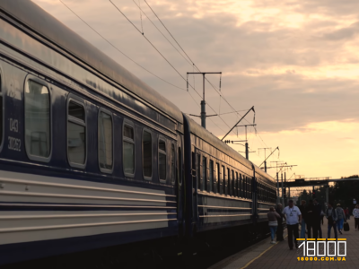 Поїзд на вокзалі в Смілі на ст. ім. Т. Шевченка