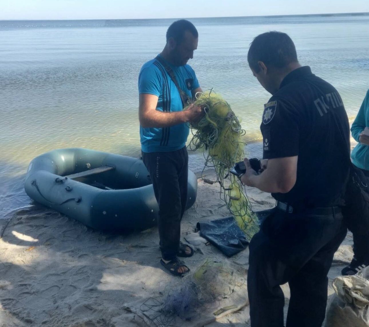 човен та мисинова сітка