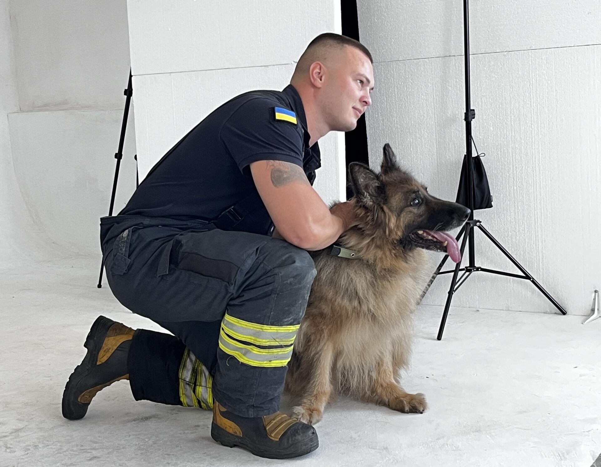 рятувальник із вівчаркою