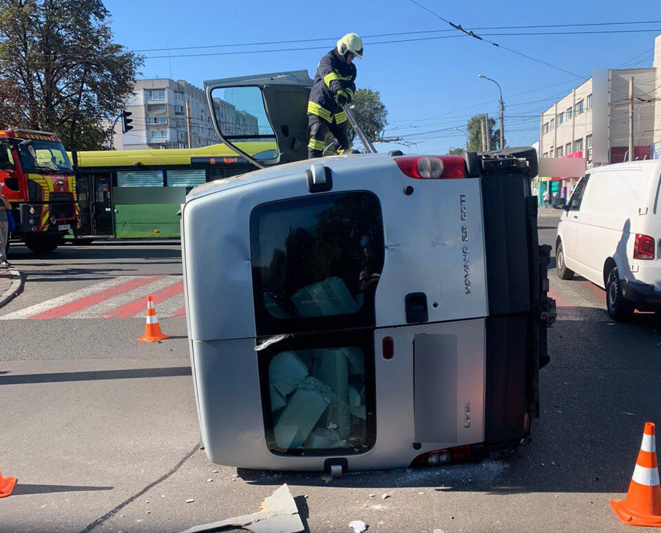 авто перекинулося 4 вересня 