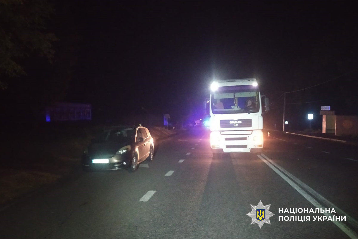 вантажівка на трасі 16 вересня