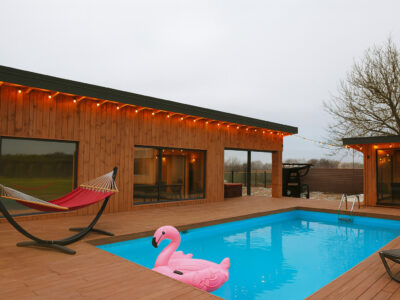 Басейн із підігрівом у Вілла Гарден