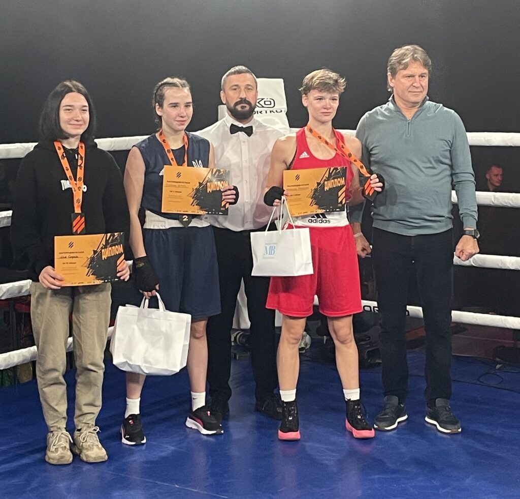 студентки Черкащини з медалями на чемпіонаті з боксу