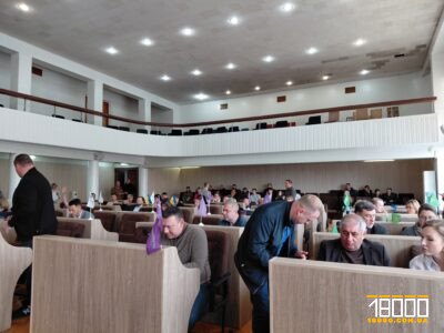 депутати на сесії