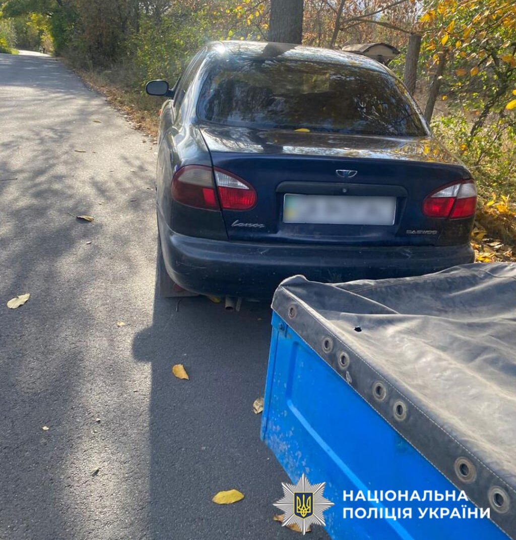 авто з причепом, яке збило жінку