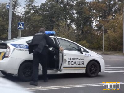 поліція працює на місці ДТП