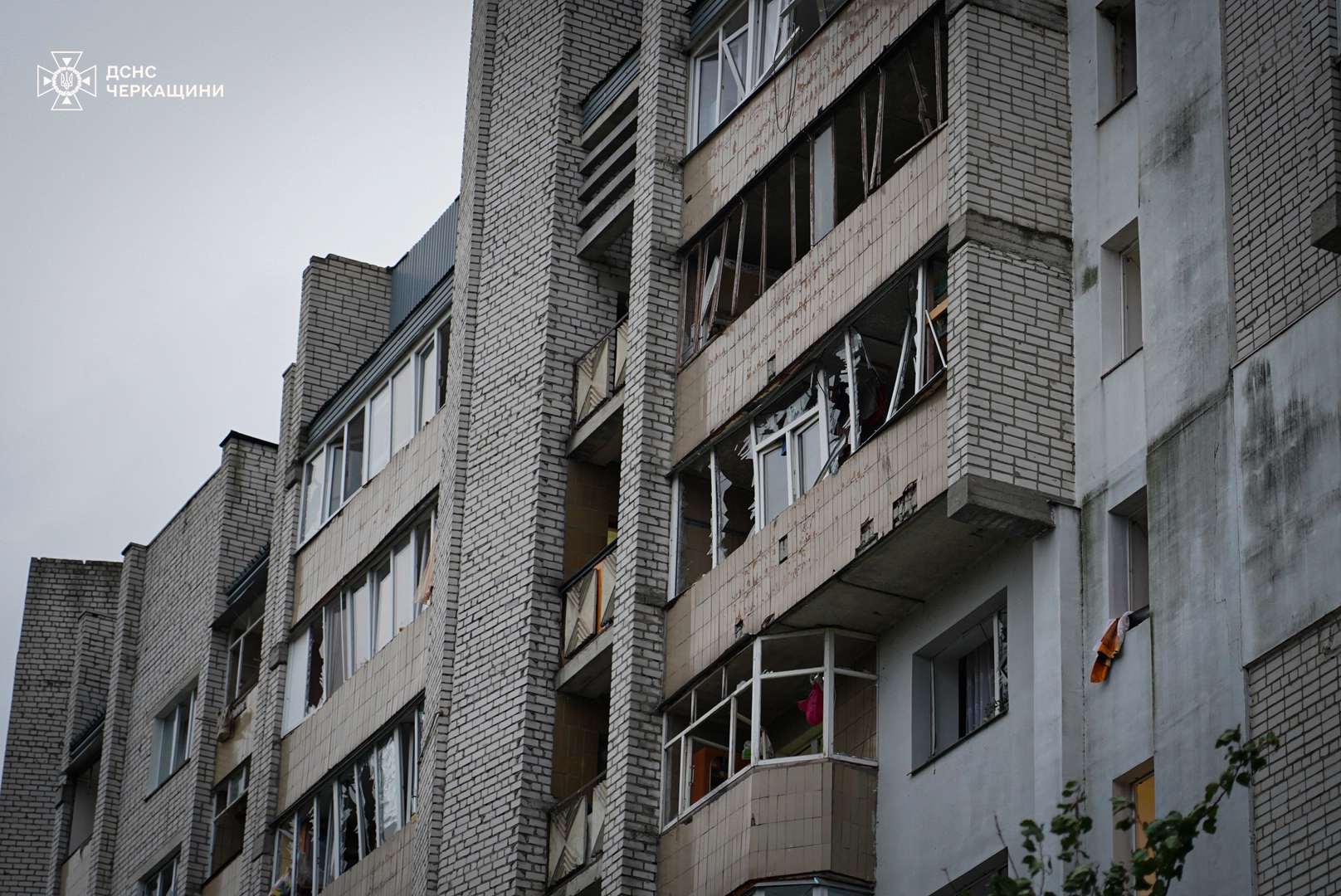 вибиті вікна у багатоповерхівці Канева