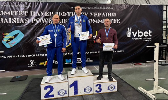черкащанин з нагородою Кубку України з пауерліфтингу