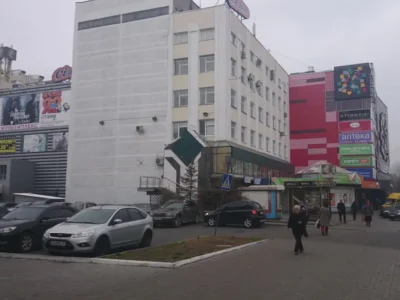 Парковка біля Любави