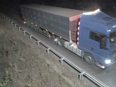 вантажівка