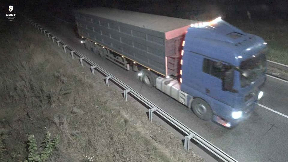 вантажівка