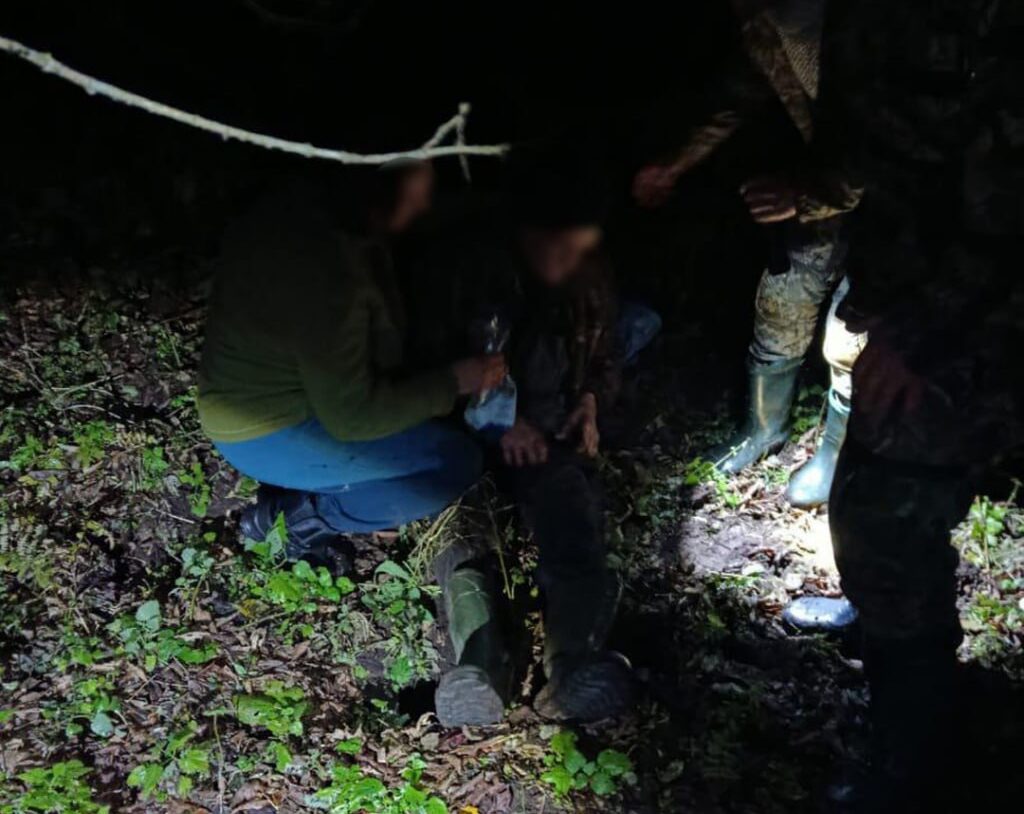 поліцейські розшукали заблукалого чоловіка у лісі на Черкащині