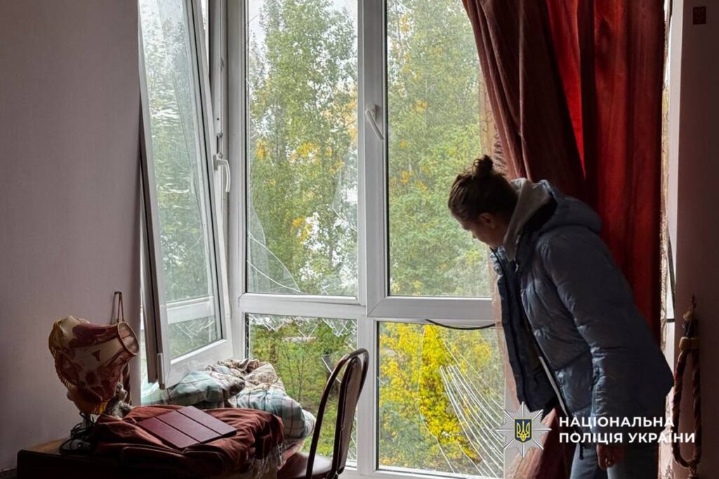 пошкоджена квартира у Каневі через російську атаку