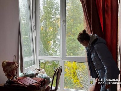 пошкоджена квартира у Каневі через російську атаку