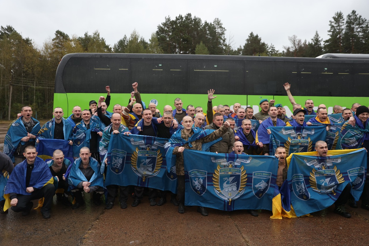 звільнені з полону захисники