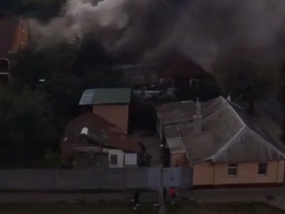 дим над будинком у Черкасах