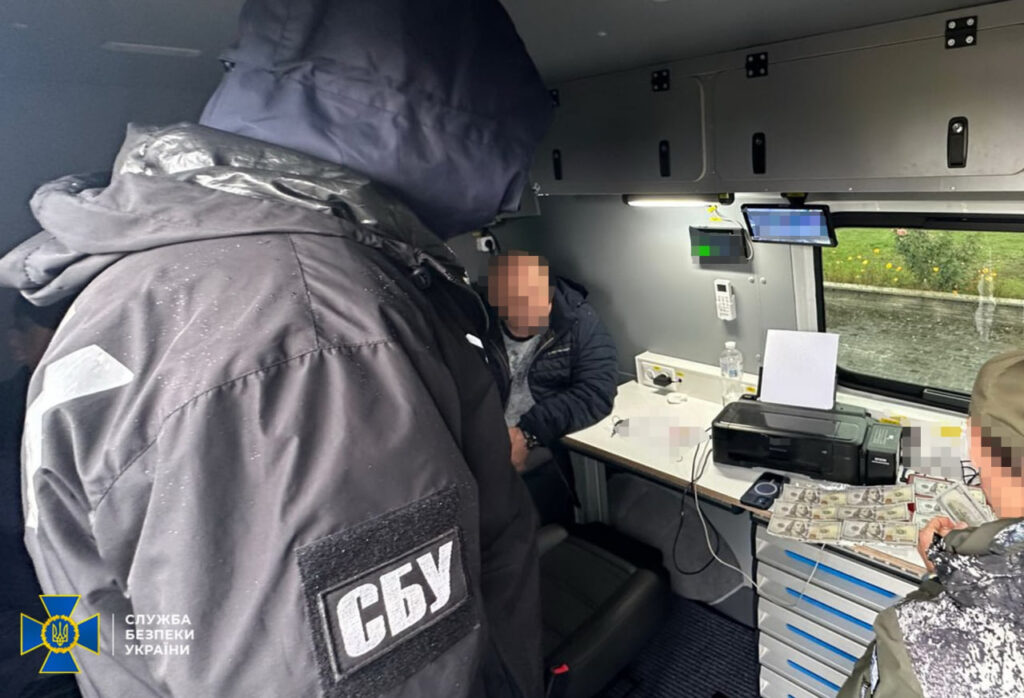 затримують чоловіка