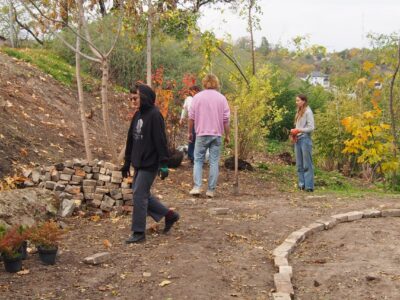 ситуаційна клумба у Черкасах, процес висадження