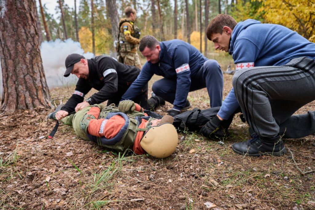 Надання допомоги "пораненому"