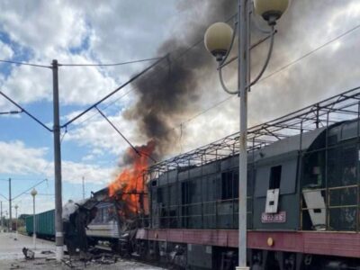 поїзд горить на вокзалі Шостки