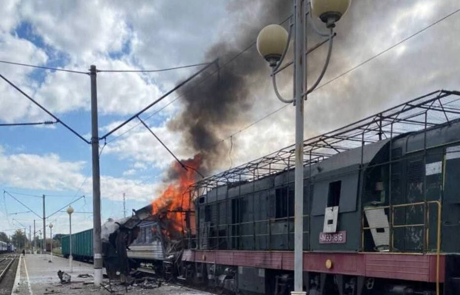 поїзд горить на вокзалі Шостки