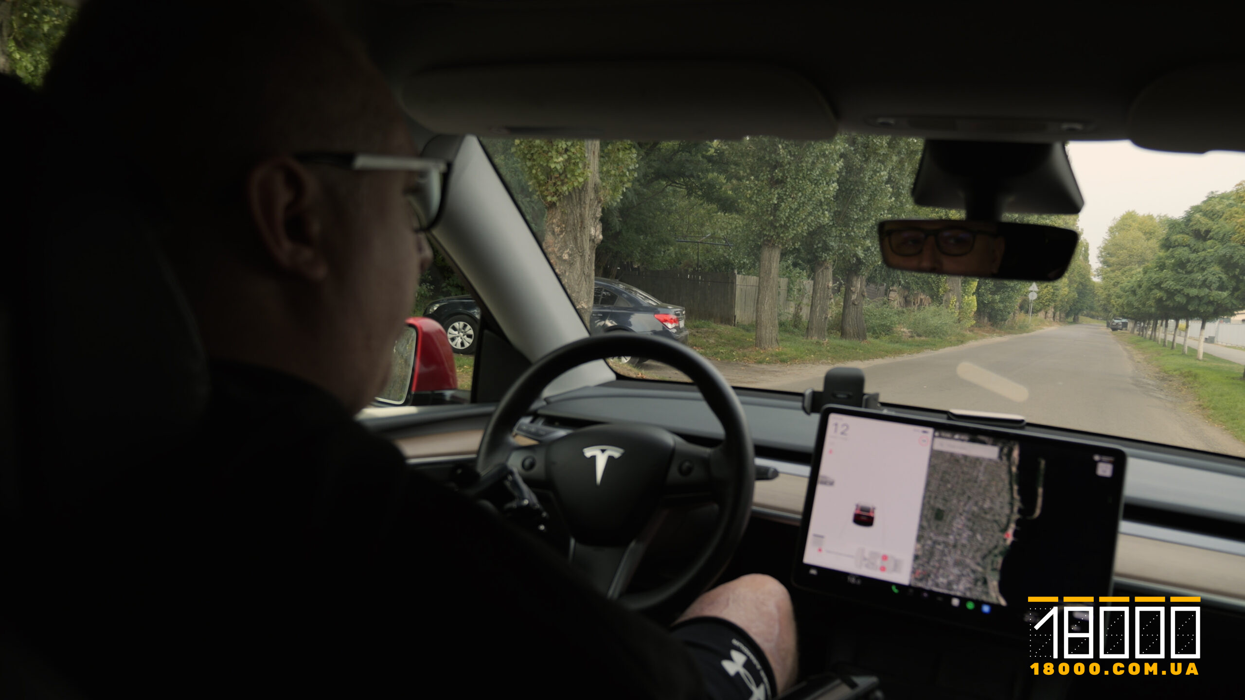 черкащанин після ампутації з кермом Тесли