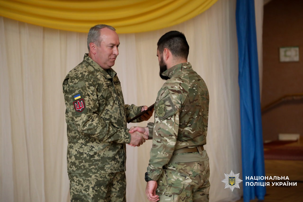 вручення відзнаки поліцейському