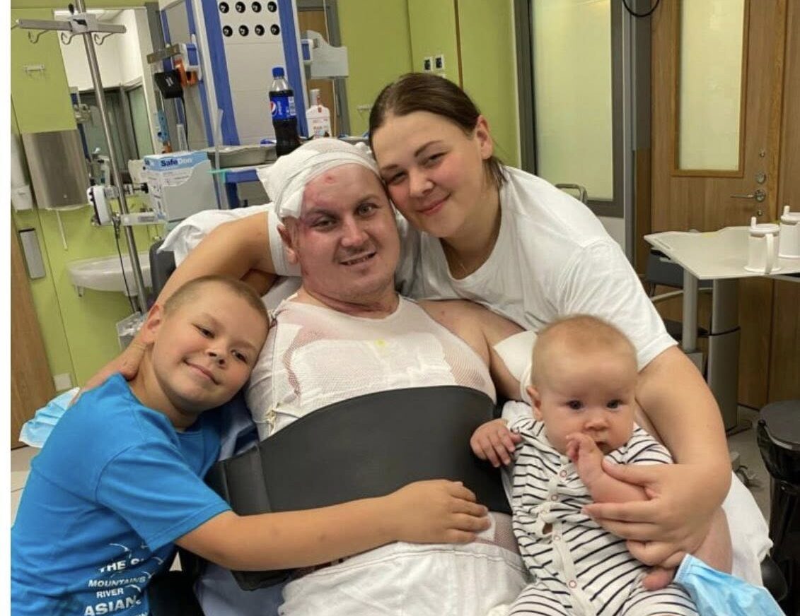 Віталій Мізін з родиною 