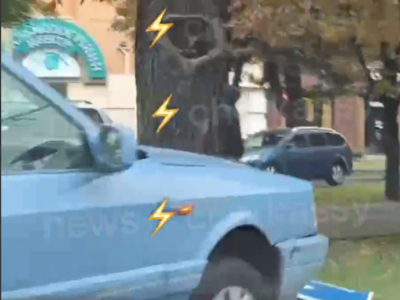 авто збило знак