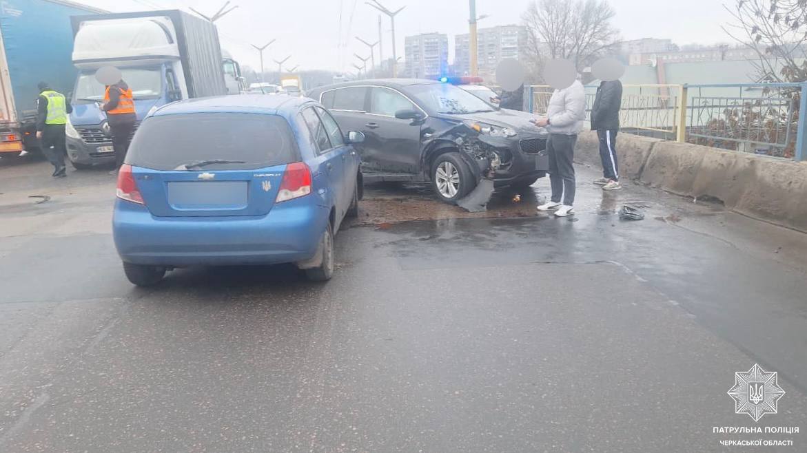 дтп в Черкасах за участі чотирьох авто