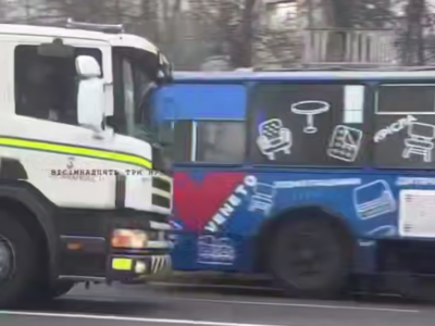 горів тролейбус