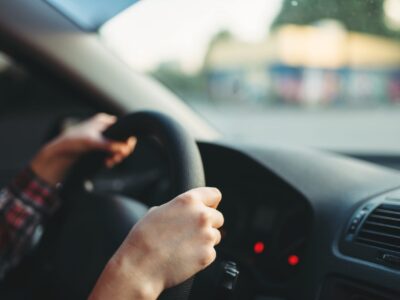 Чоловік за кермом