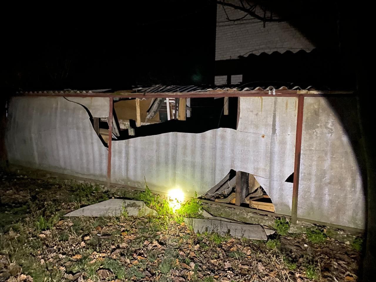 пошкоджений паркан