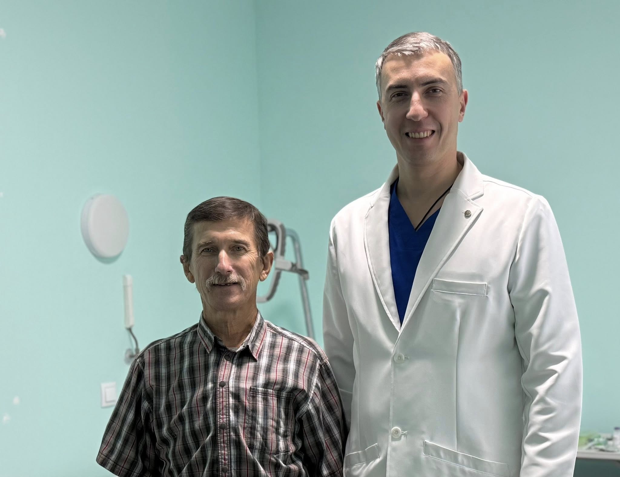 Олег Журба та пацієнт