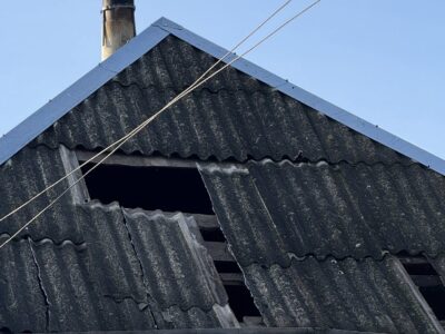 пошкоджений дах