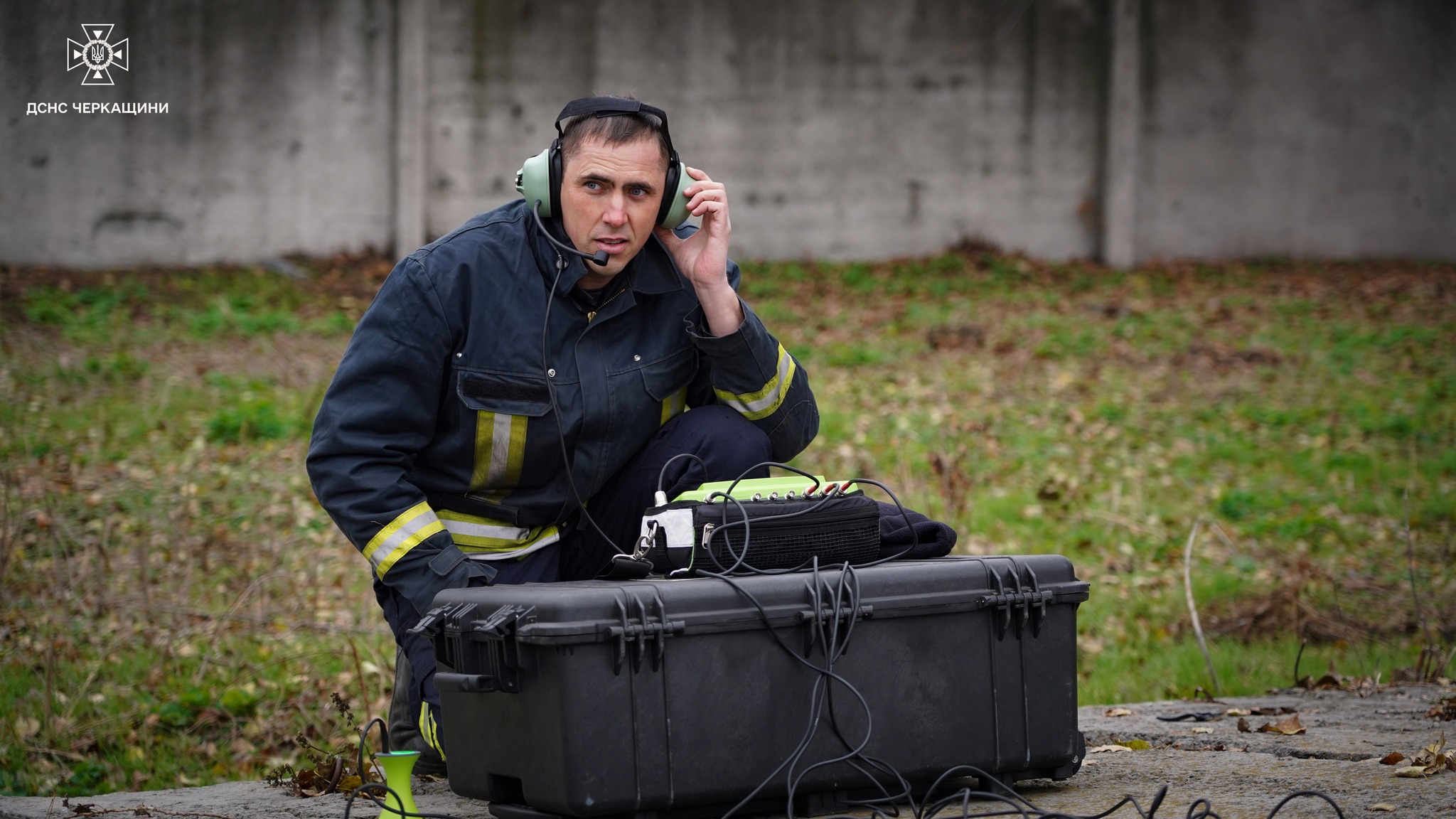 Рятувальник зі спеціальною системою пошуку