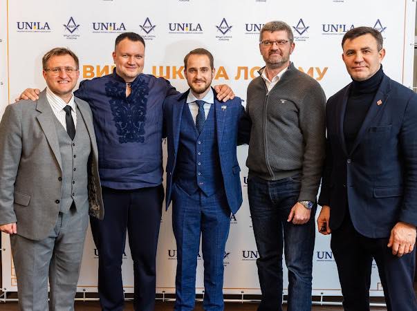 Сергій Тищенко зі сканадальним адвокатом