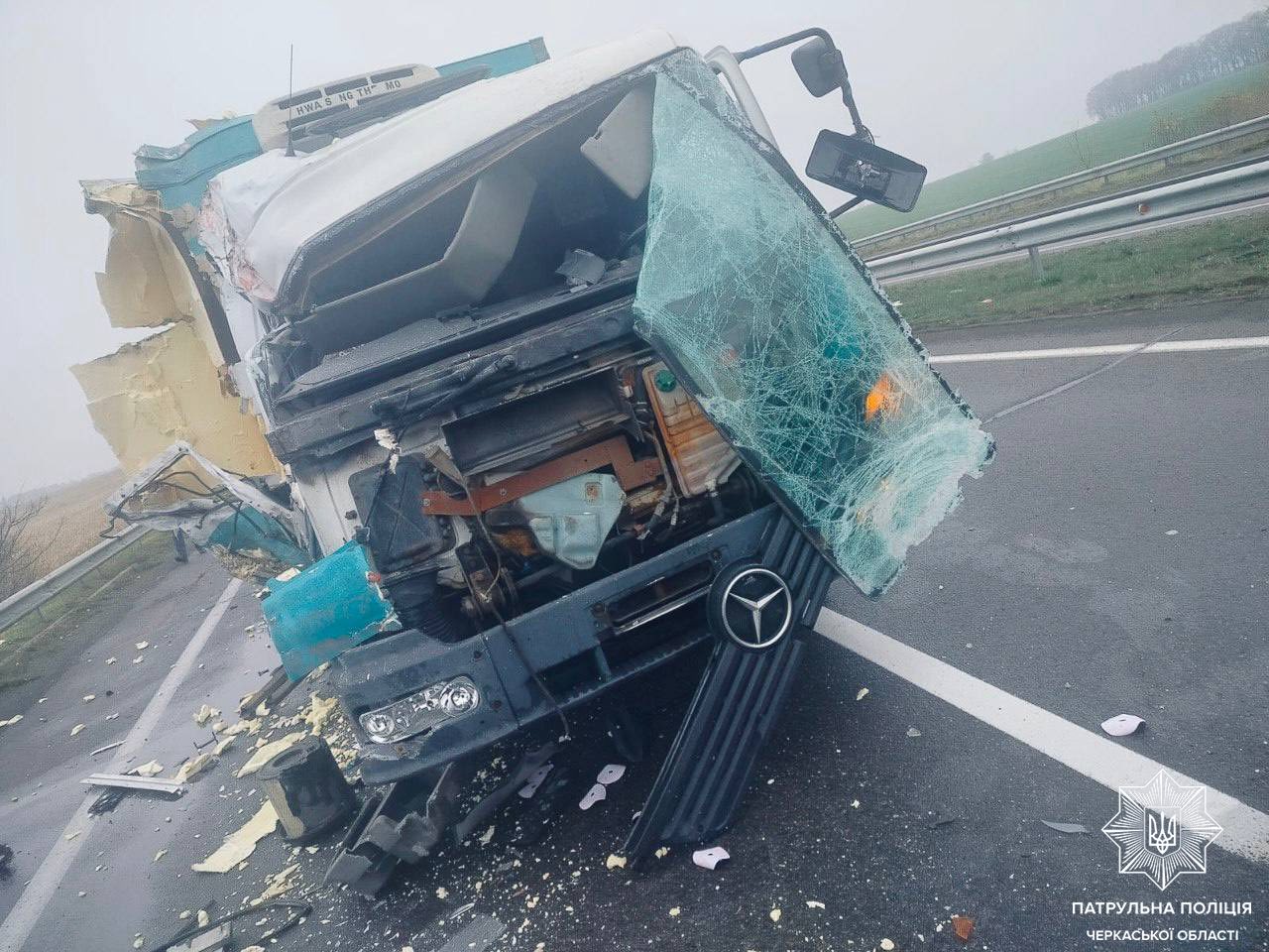 Вантажівка після ДТП