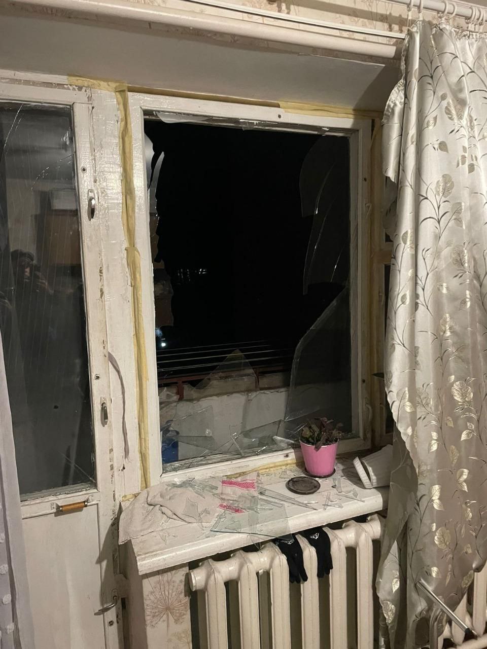 Вибите скло у вікні