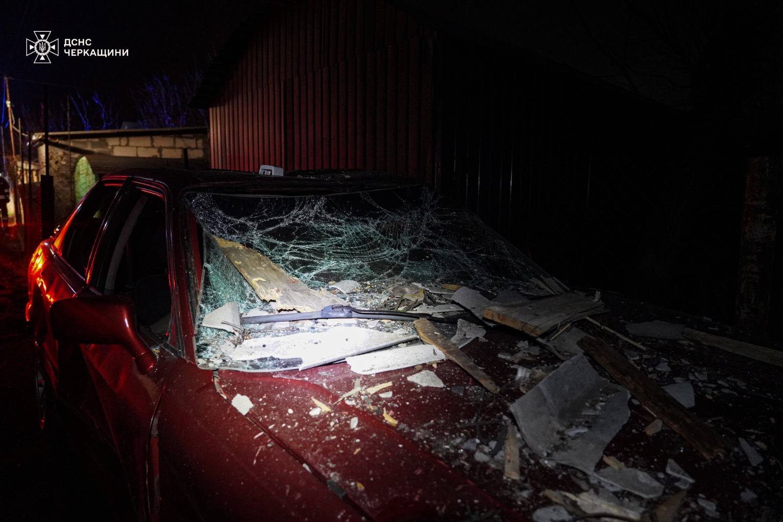 понівечений автомобіль