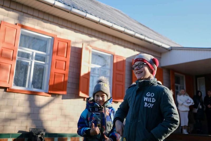 На Черкащині багатодітна родина ветерана отримала новий дім