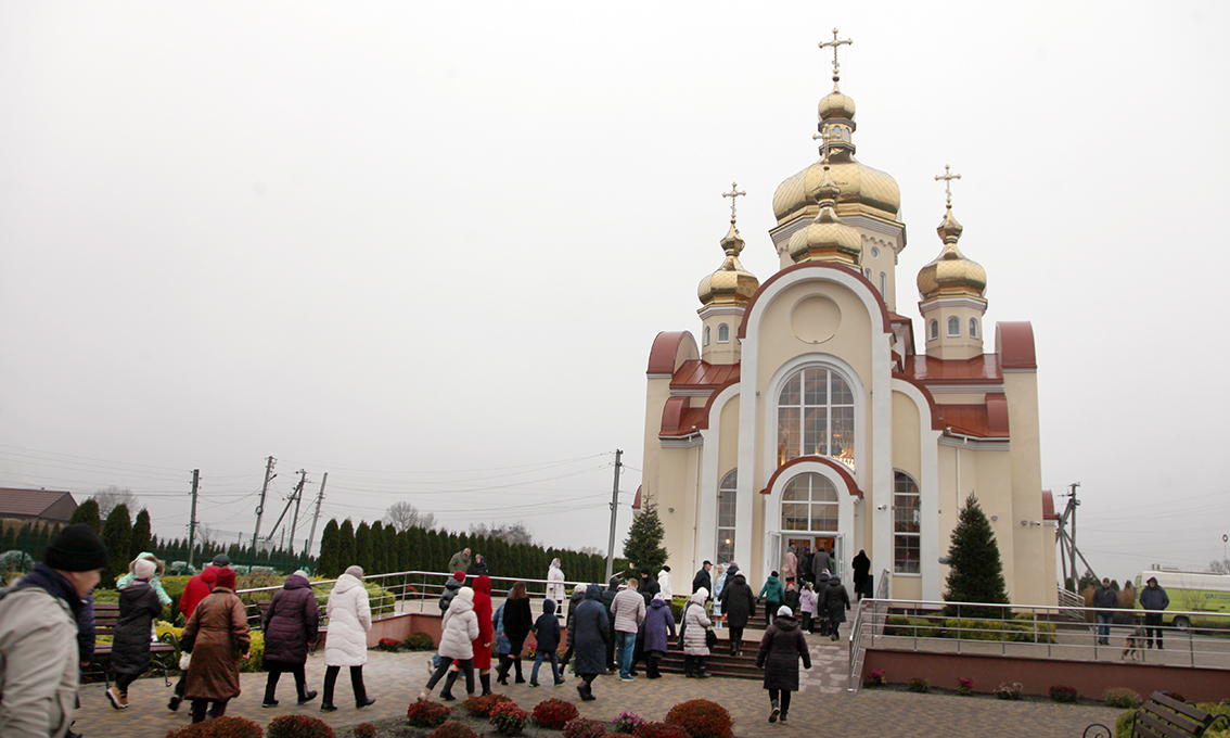 Церква у селі Піщане