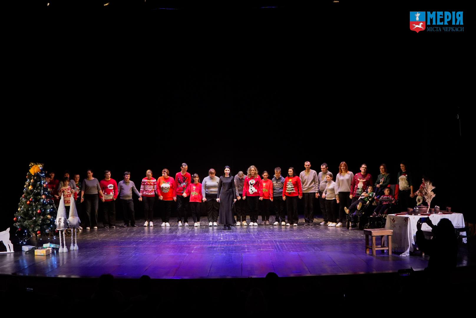 актори на сцені